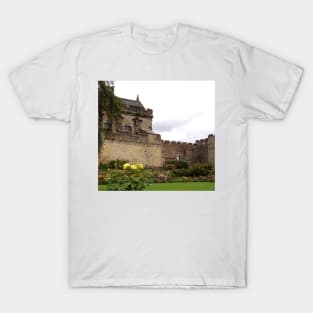 Stirling Castle With Yellow Roses T-Shirt